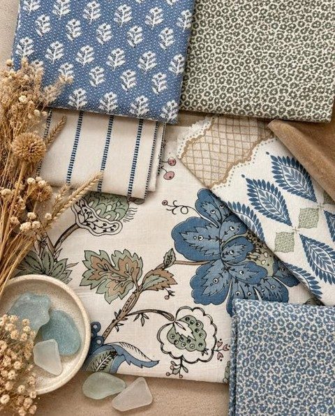 Updated Cottage Style

Combining nostalgic florals, charming small-scale prints, relaxed stripes, and tactile textures.…